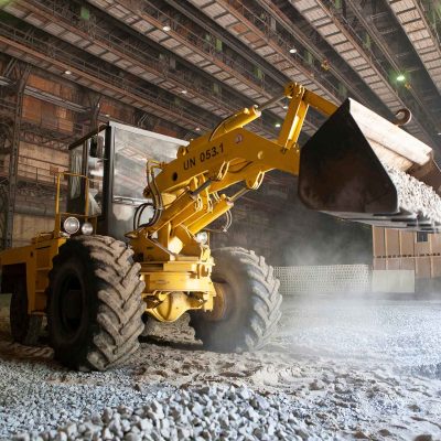 excavator-at-work-heavy-machinery-on-construction-T3W8XP8.jpg